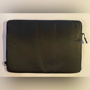INCASE Laptop/Tablet Sleeve  Case External Zippered Pocket